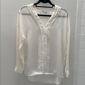 Vince top size 6 white/cream